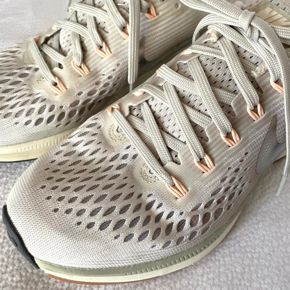 Nike ZOOM Athletic Sneaker